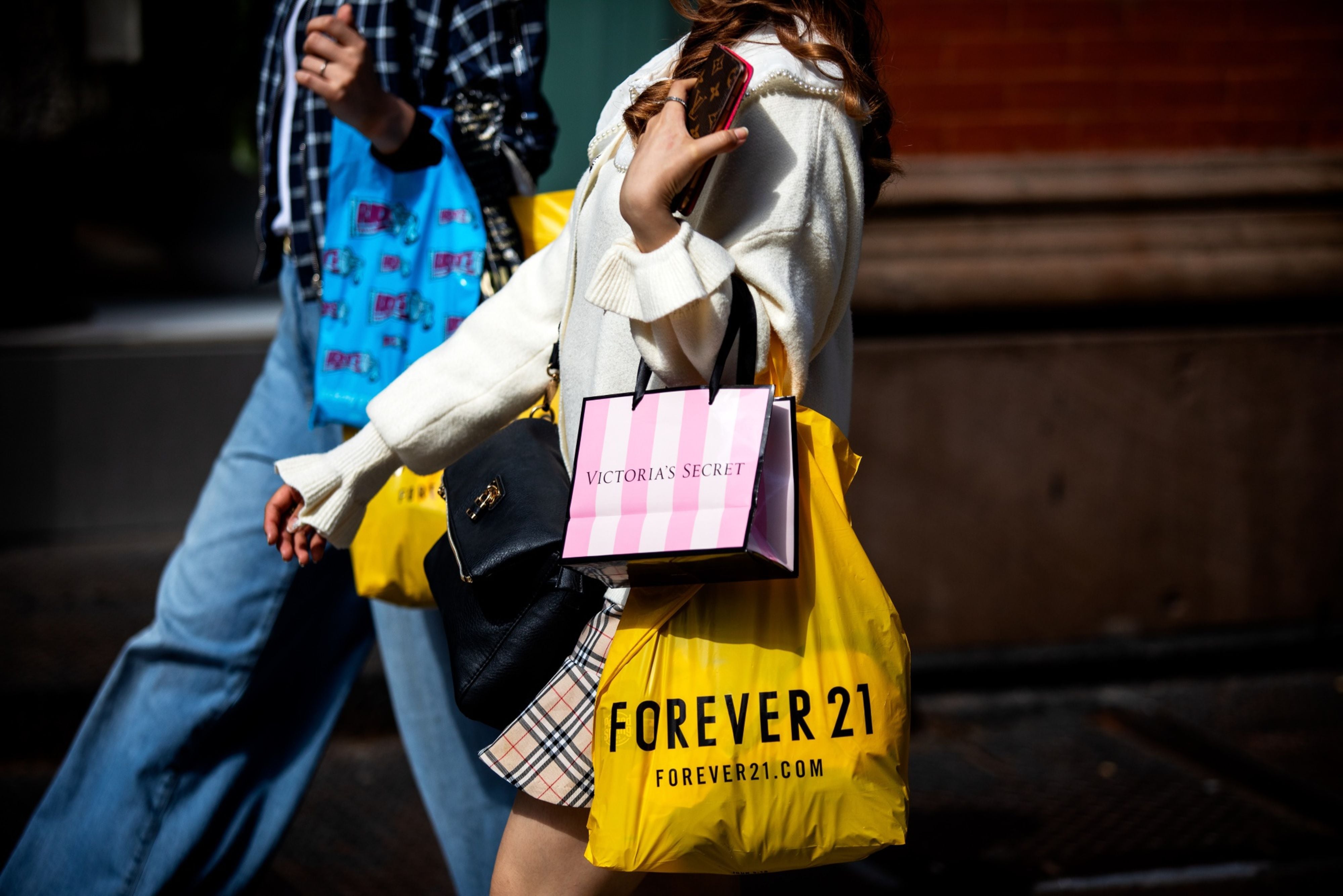 Por que a Forever 21 está saindo do Brasil?