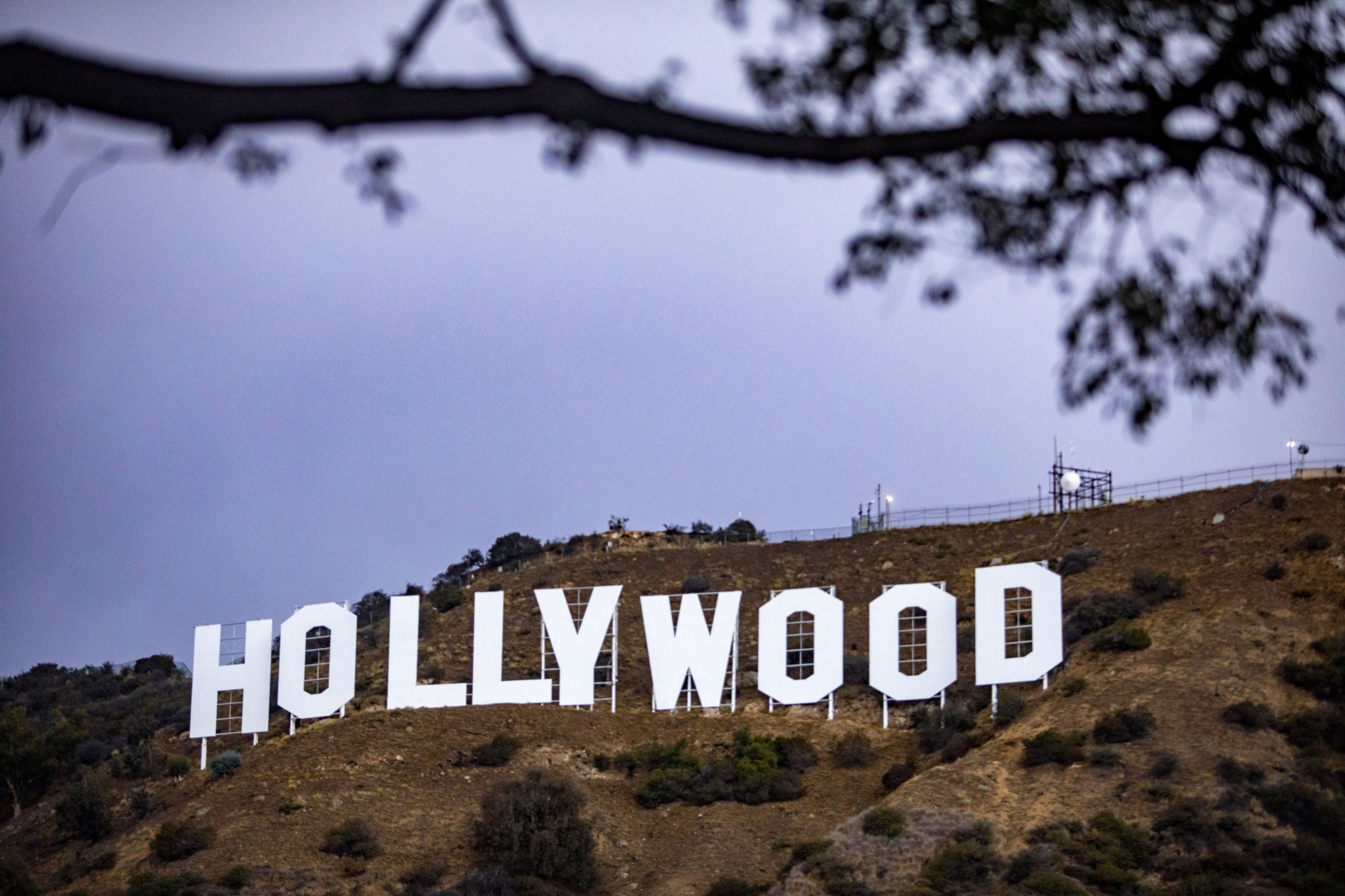 Letreiro de Hollywood passa por reforma para comemorar 100 anos